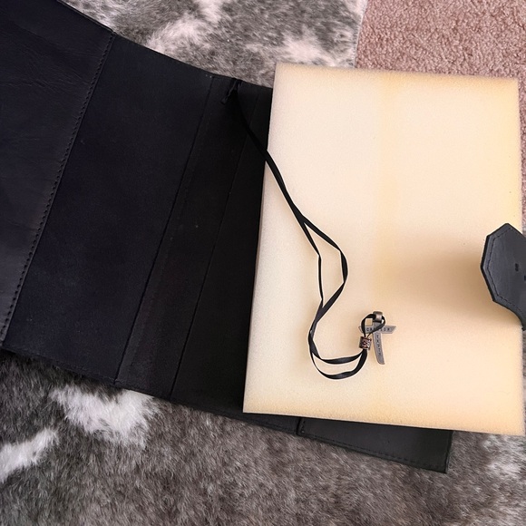 Black Leather Adjustable Bible Cover - Picture 5 of 5